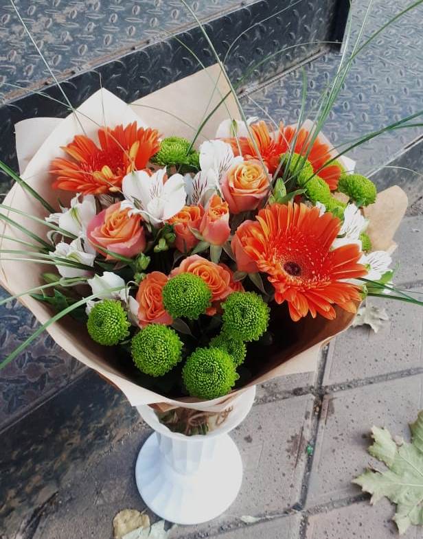Букет цветов из: Герберы, Хризантемы, Альстромерии и Розы в Бегуницы