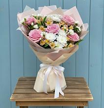 Букет цветов из:  Гвоздики, Орхидеи и Розы #REPLACE_PRED# Бегуницы