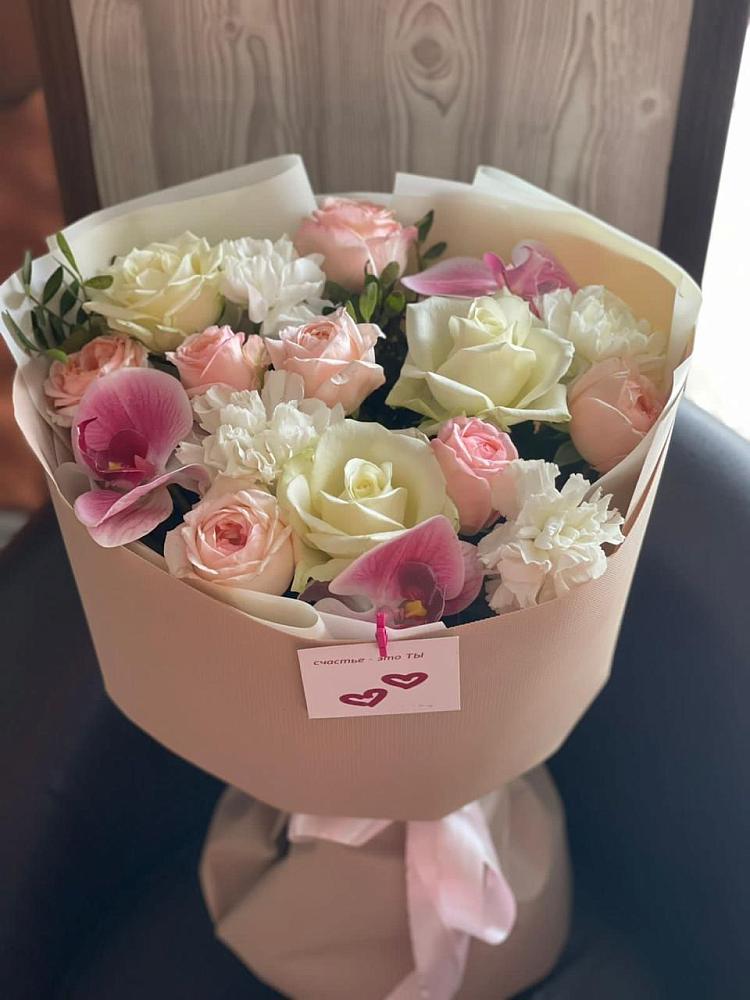 Букет цветов из: Орхидеи, Розы и Гвоздики в Бегуницы