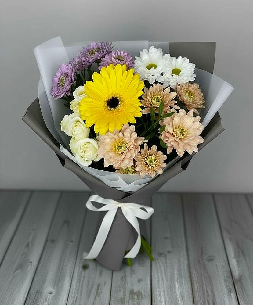 Букет цветов из: Розы, Герберы и Хризантемы в Бегуницы