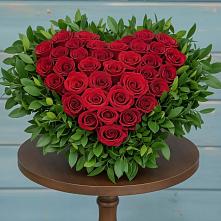 Цветочная композиция из Розы в виде сердца в Бегуницы