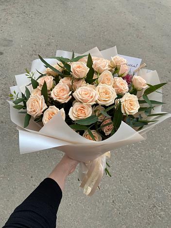 Букет Кремовые розы Латте в Бегуницы