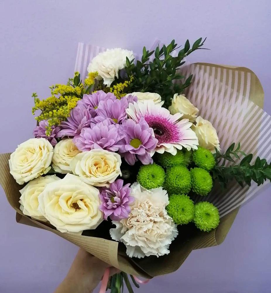 Букет цветов из: Хризантемы, Розы, Гвоздики и Герберы в Бегуницы