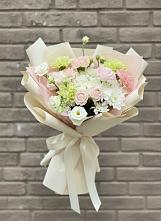 Букет цветов из:  Гвоздики, Розы, Лизиантусы и Хризантемы в Бегуницы