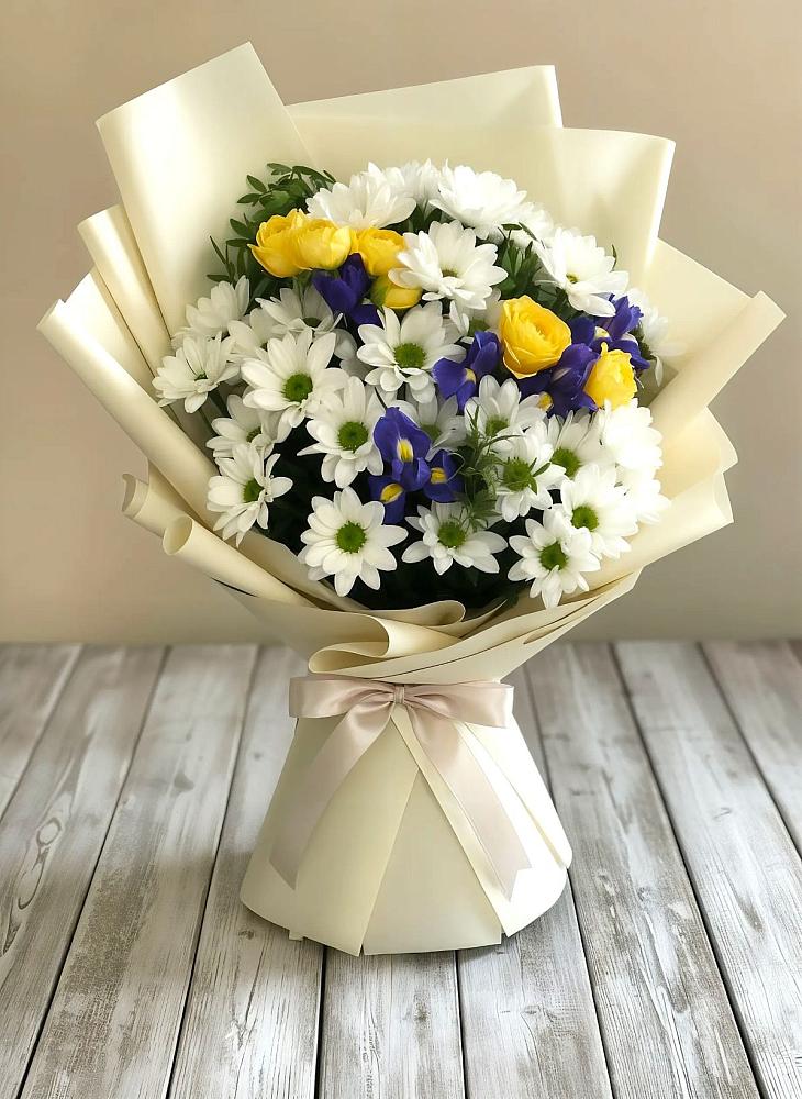 Букет цветов из: Ирисы, Хризантемы и Розы в Бегуницы