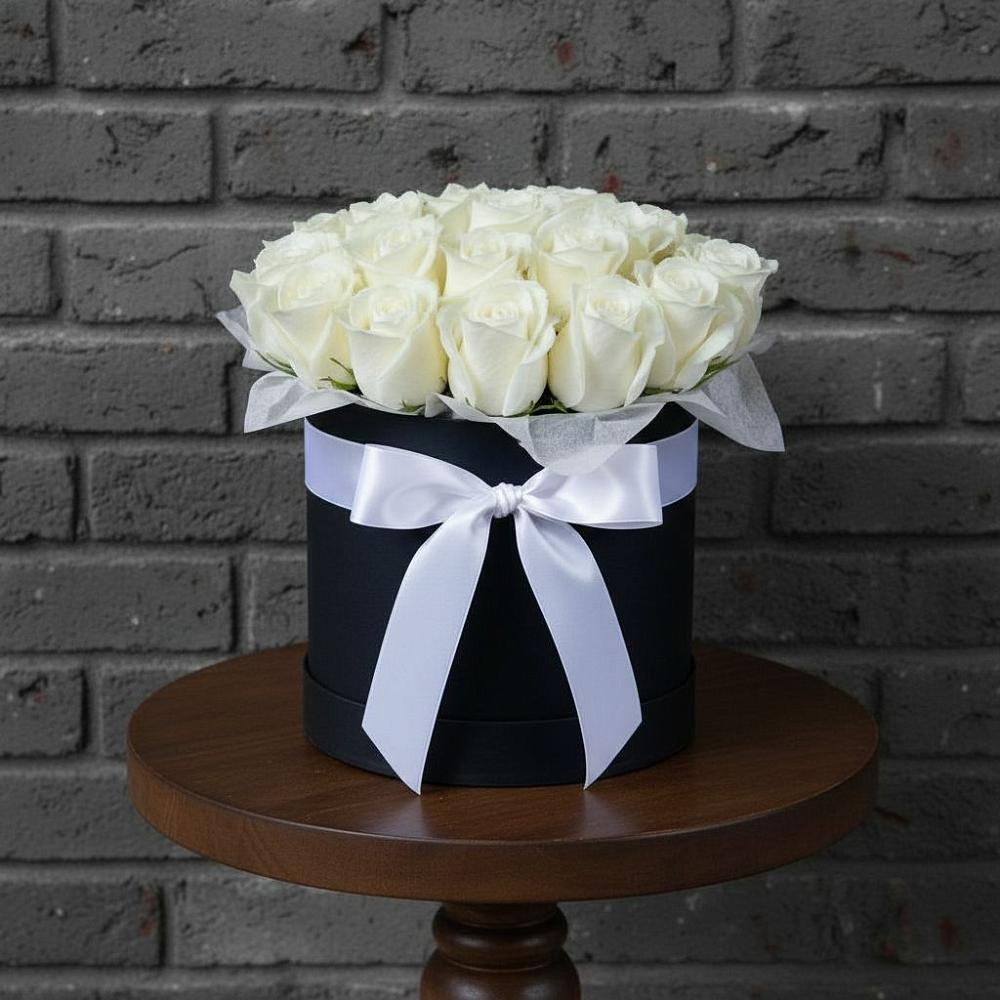 Цветочная композиция из Розы в шляпной коробке в Бегуницы