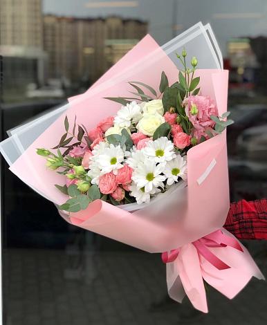 Букет цветов из: Розы, Лизиантусы и Хризантемы в Бегуницы