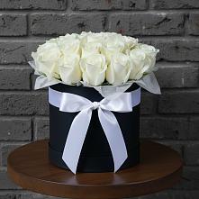 Цветочная композиция из Розы в шляпной коробке в Бегуницы